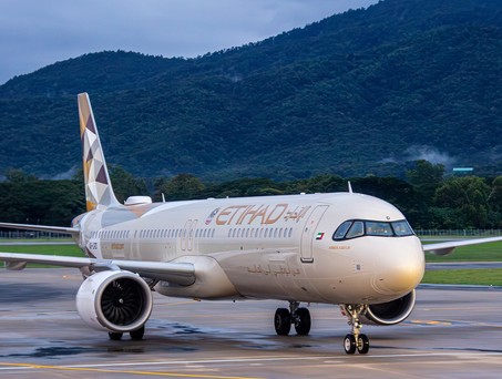 Airbus A321 von Etihad: Die Airline zieht den Start nach Luxemburg vor.