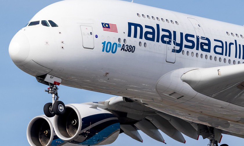 Der Airbus A380 mit der Seriennummer 144, noch in den Farben von Malaysia Airlines. Nun als 2-JAYN unterwegs.