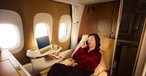 First Class in Boeing 777 von Emirates: In den neuen Jets wird es sowas nicht geben.