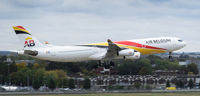 Air Belgium: Einst wollte die Airline neue Langstrecken von und nach Belgien anbieten. Heute fliegt sie im Auftrag für andere.