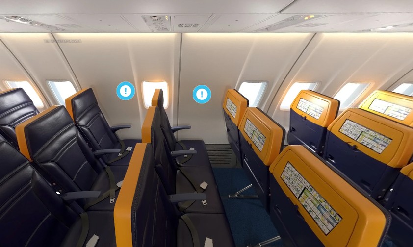 Kabine einer Ryanair 737-800: Reihe 11 hat kein richtiges Fenster