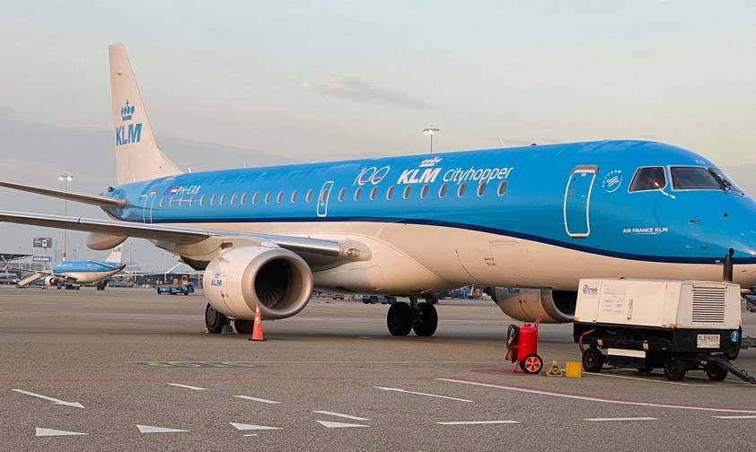 Embraer E190 von KLM Cityhopper: Tragischer Zwischenfall mit Todesfolge.
