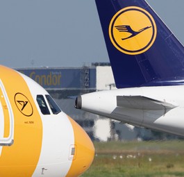 Jets von Condor und Lufthansa: Dienstreisen mit der jeweils anderen Airline gibt es für die Mitarbeitenden bald nicht mehr vergünstigt.