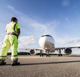 Flughafen Friedrichshafen: Braucht Geld.