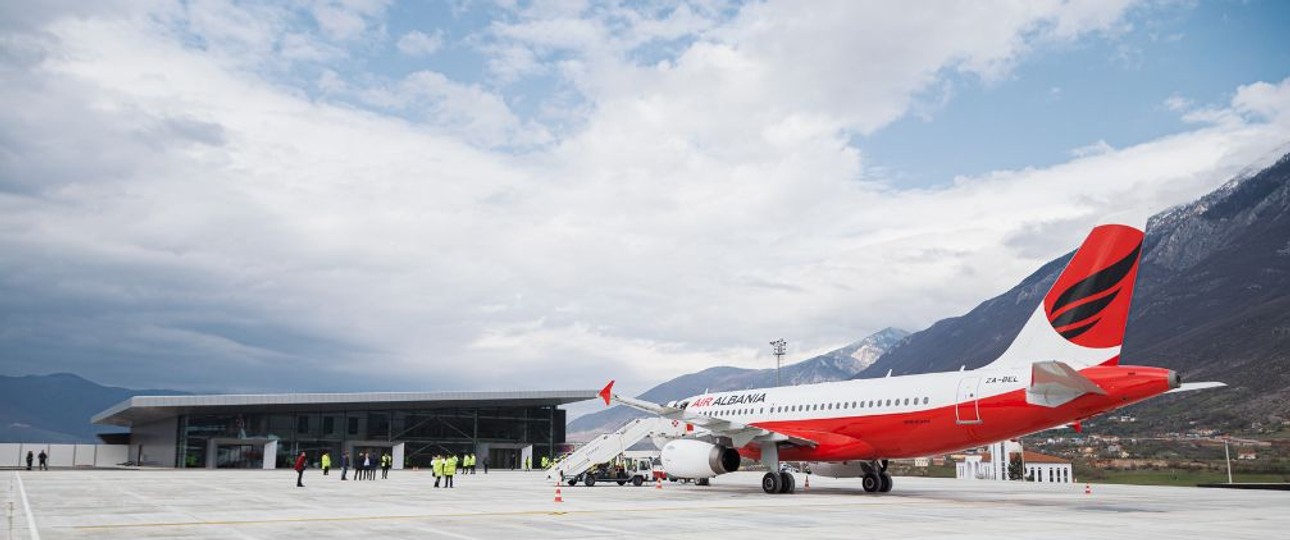 Kukës International Airport: Der ungenutze Militärflughafen wurde zu einem internationalen Airport ausgebaut.