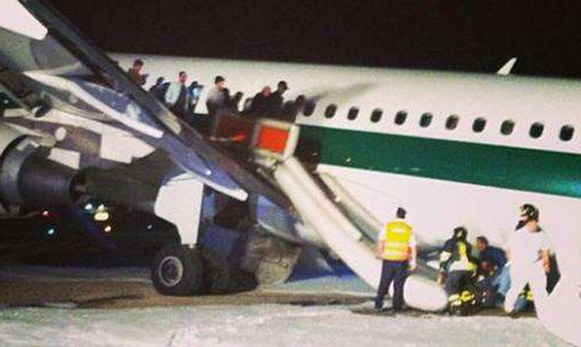 Alitalia-Jet nach der Bruchlandung: Weißer Schaum ist eher unüblich.