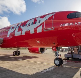 Flieger von Play: Ab Mai 2023 auch in Hamburg zu sehen.