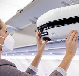Eurowings verlangt jetzt Geld für Trolleys im Gepäckfach