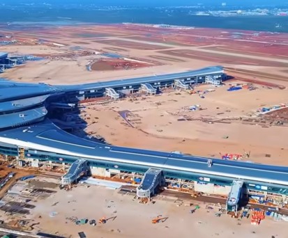 Luftaufnahme des neuen Flughafens von von Ho-Chi-Minh-City: Am 19.12. landen drei Flüge vietnamesischer Airlines. 