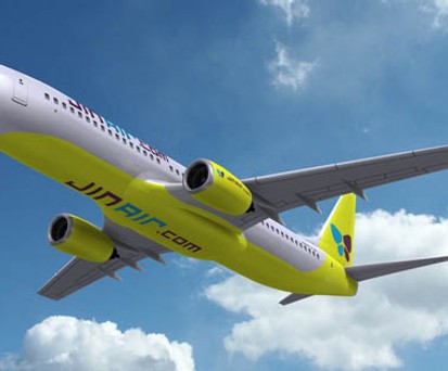 Boeing 737 von Jin Air: Passagiere berichten von Übelkeit.