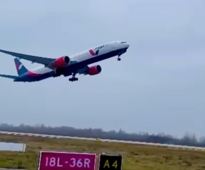 Der Start der UR-AZR in Kyiv-Boryspil: Es ging nach Tarbes.