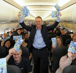 Tiger Airways Australia Chef Andrew David an Bord des Erstfluges nach Sydney. Hier eröffnet die Airline eine neue Basis.