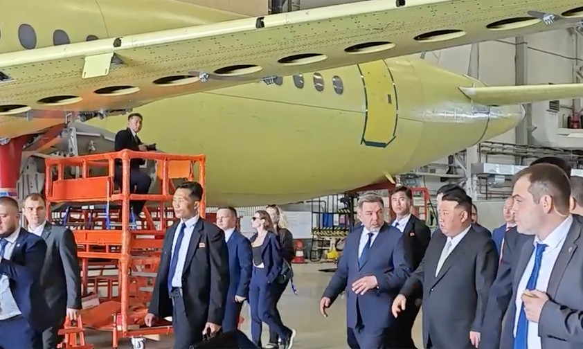 Kim Jong Un in der Fabrik in Komsomolsk am Amur: Interesse an neuen Flugzeuge.