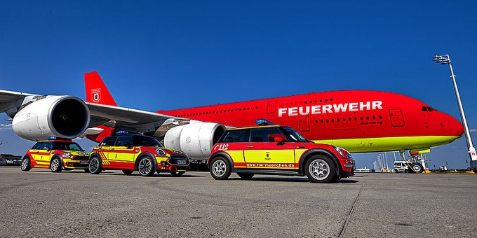 A380 der Freiwilligen Feuerwehr München zur Brandbekämpfung.