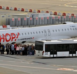 Eine Bombardier CRJ1000 von Hop: Geht das Jet-Programm an einen Mitsubishi?