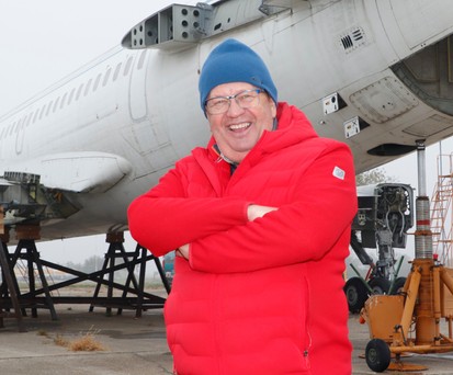 Cyril Fogas vor seiner Tupolev Tu-154: Das Flugzeug ...