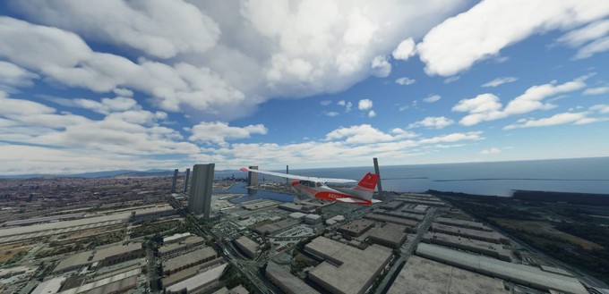 Der Hafen von Barcelona: Etliche Hochhäuser sind hier im Microsoft Flight Simulator 2020 zu sehen.