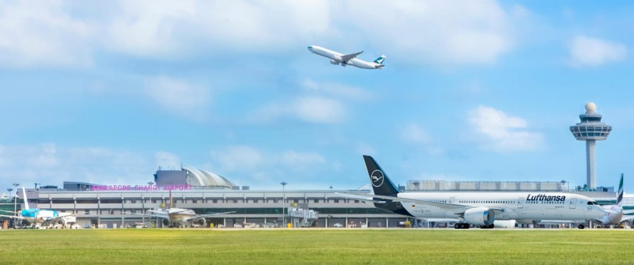 Boeing 787-9 von Lufthansa am Flughafen Singapore Changi: Die Montage zeigt, wie das aussehen könnte.