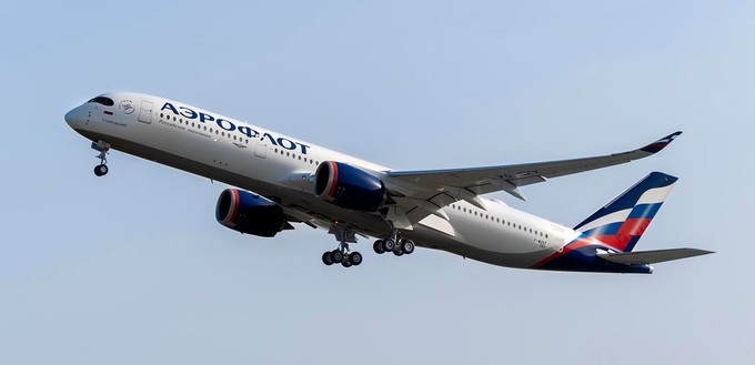 Der erste Airbus A350 von Aeroflot in der neuen Lackierung.