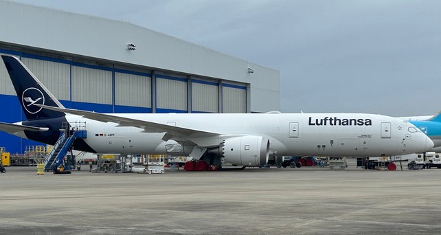 Dreamliner mit der Kennung D-ABPF bei Boeing in South Carolina: Für Lufthansa.