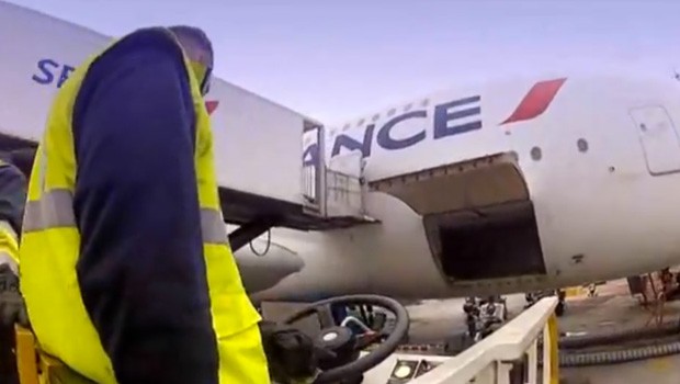Beladung des A380: So einiges geht an Bord