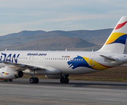 dan air airbus a320 rollen piste 1