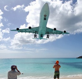 Landung in St. Maarten: Reicht es nur für ein Bild oder gibt die Marke auch finanziell etwas her?

&nbsp;