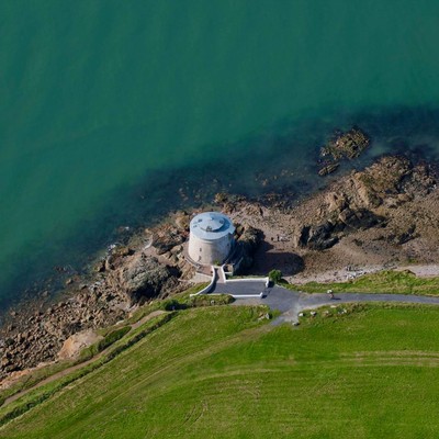 Der Martello Tower von Sutton liegt am Meer
