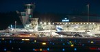 Flughafen Helsinki: Die russischen Autos nerven den Airport.