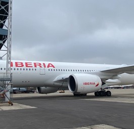 Iberias Airbus A350 mit dem Kennzeichen EC-NXE: Der erste mit der kompletten neuen Kabine.