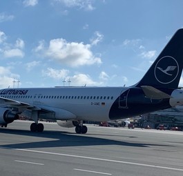 Airbus A321 von Lufthansa in Hamburg: Neue Flugnummern.