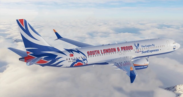 So sieht die Boeing 737 im Crystal Palace-Design aus: Der Ferienflieger wirbt für den Fußballverein.