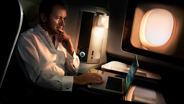 Bislang war The Design Air kein großer Fan von British Airways. Doch in den vergangenen Monaten begeisterte die Airline mit ihrem verbesserten Service in der Economy und First Class. Der einzige Makel: die alten Uniformen. Für Platz 4 reicht es trotzdem.
