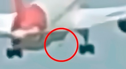 Die ausgefahrenen Staudruckturbine bei der Boeing 787 von Air India: Deutet auf Stromausfall hin.