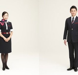 Flugbegleiter von Japan Airlines: Im vergangenen Jahr musste Japan Airlines Insolvenz anmelden.
