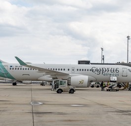 Airbus A220 von Cyprus Airways auf Zypern:  Die Airline musste drei Monate auf einen Flieger verzichten.