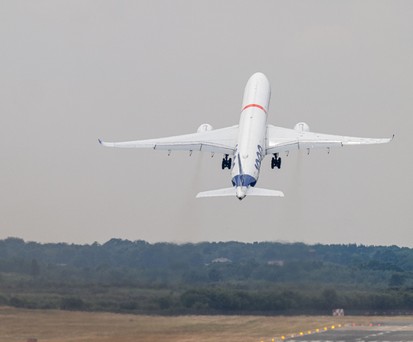 Airbus A350-1000 bei der Farnborough Airshow: Bisher noch die längste Version des A350.