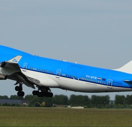Boeing 747-400 M mit dem Kennzeichen PH-BFW: Flog später für Longtail als VQ-BWL.