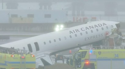 Bilder des verunglückten Flugzeugs: Der Flughafen ist geschlossen.