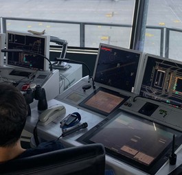 Lotse im Tower: Verantwortungsbewusstsein ist gefragt.