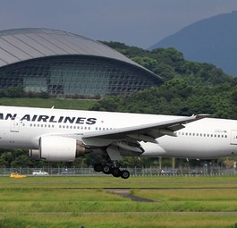 Boeing 777-200 von Japan Airlines: Unterwegs auch im Inland.