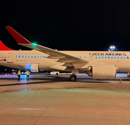 <p class="wp-block-heading">CSA Czech Airlines hat <a href="https://www.aerotelegraph.com/csa-wird-zur-geister-airline">nach 101 Jahren Ende Oktober ihren eigenen Iata-Code verloren</a>. Die Airline ist Teil der tschechischen  Smartwings. sie fliegt nun nur noch für die Mutter.</p>