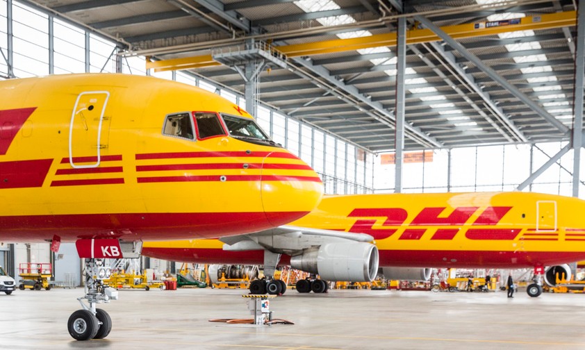 DHL-Hangar in Leipzig: Die betroffene 757 wird nun untersucht.