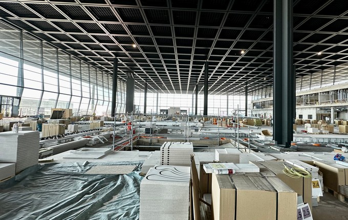 In der Halle werden vier Check-in-Inseln mit insgesamt 86 Schaltern stehen.