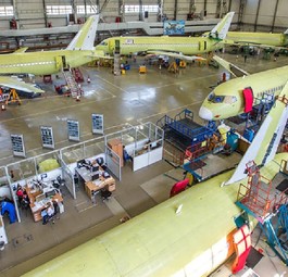 Superjet-Produktion: Neue Kunden wären sehr willkommen.