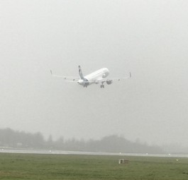 Airbus A321 LR beim Start: Kleine Flieger kommen inzwischen sehr weit.