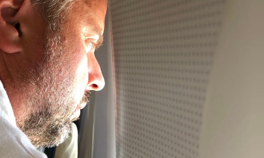 Passagier mit Fensterplatz: Lufthansa überlegt, ihn und andere Reisende am Fenster als erste an Bord zu lassen.