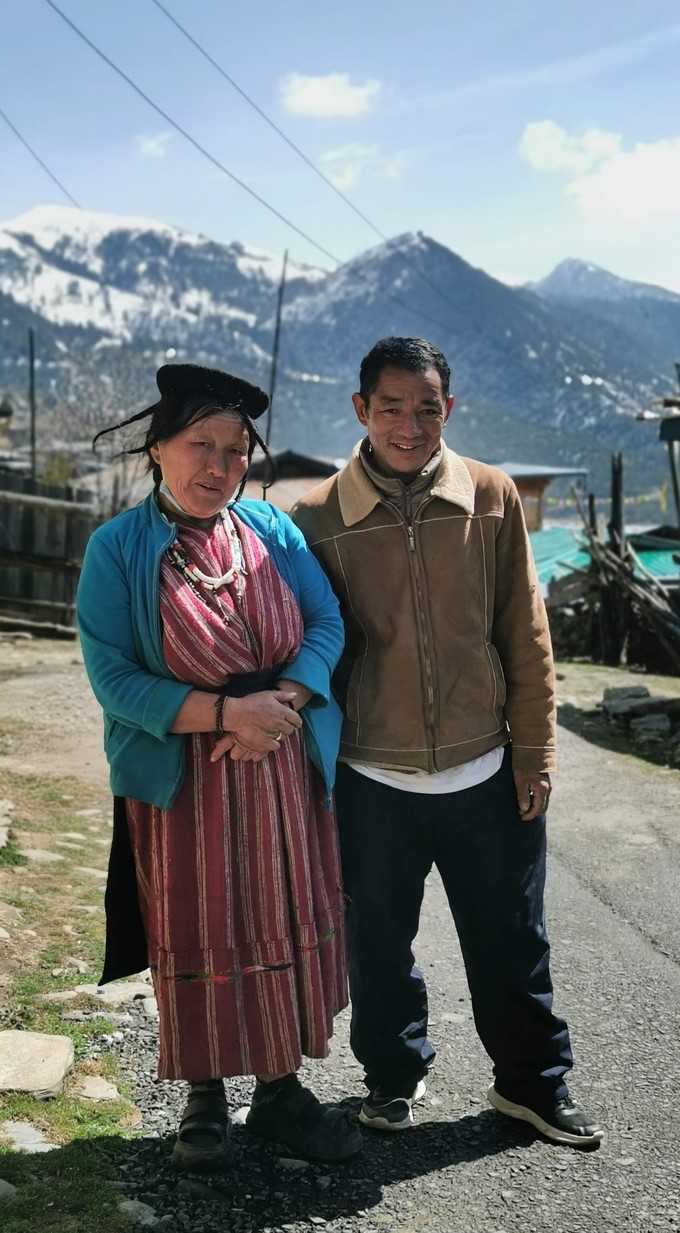 Unsere Wirtin in Merak Sie gehört der Volksgruppe der Brokpa an