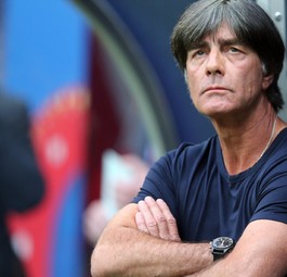 Der deutsche Bundestrainer Jogi Löw: Womit hebt er ab dem Achtelfinale der Europameisterschaft ab?