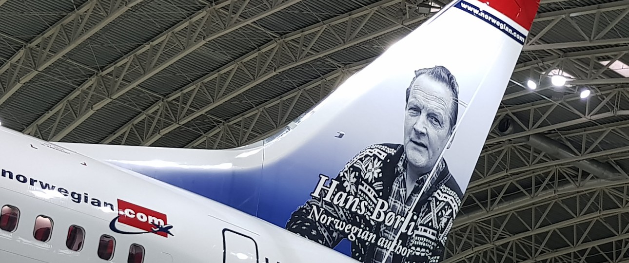Boeing 737 Max 8 von Norwegian mit dem Kennzeichen LN-BKE: Nicht im heimischen Hangar, sondern in Shiraz.
